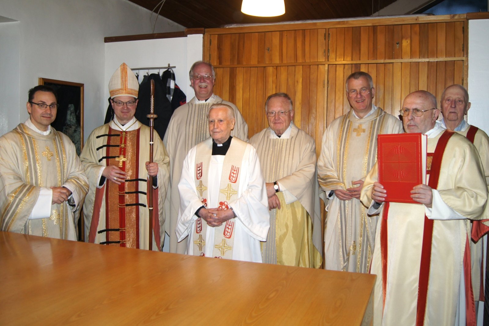 Geistliche in der Sakristei (c) W. Jarisch